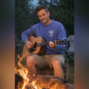 Comfort Colors Mens Crewneck Sweatshirt from The Fishin' Pig Restaurant Sz L